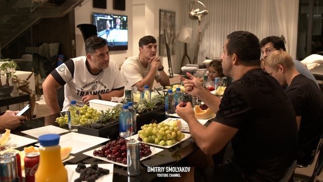 Как живут профессиональные боксеры в США ?? . смотреть онлайн