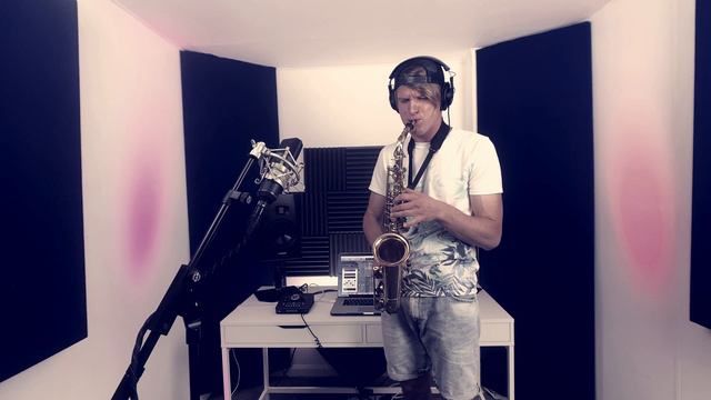 Jubel - Saxophone (Klingande) смотреть онлайн