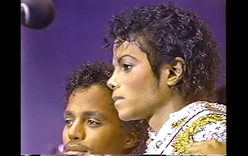 The Jacksons - Victory Tour - Live in Toronto (1984) - Wanna Be Startin Somethin смотреть онлайн