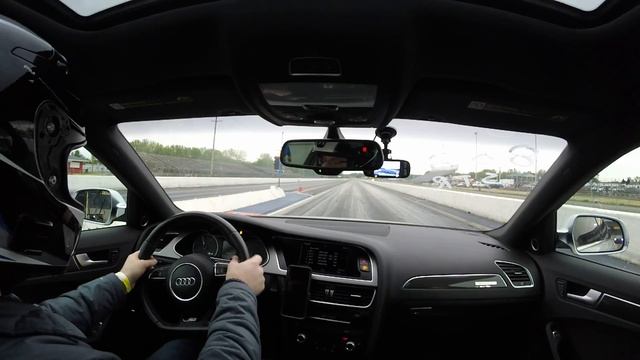 2013 Audi S4 12.6 1/4 @ 108 mph roasting a Challenger! смотреть онлайн