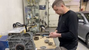 Обслуживание шестерни AVCS в Subaru. Меняем прокладку шестерни распредвала