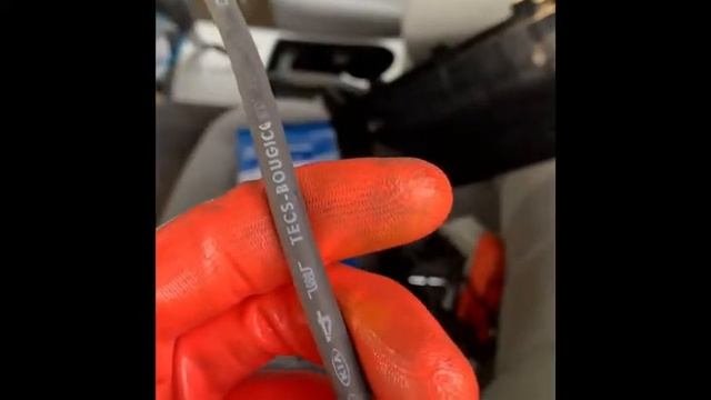 Change Spark Plug On Hyundai 2008 смотреть онлайн