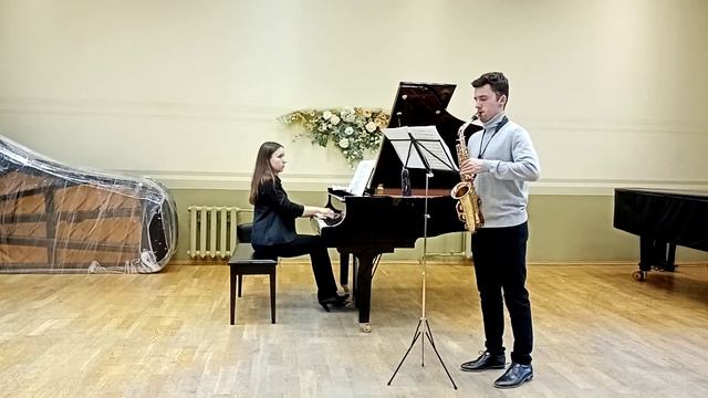 George Handel - Sonata No.6. Transcription for alto saxophone and piano. Parts 1-2 смотреть онлайн