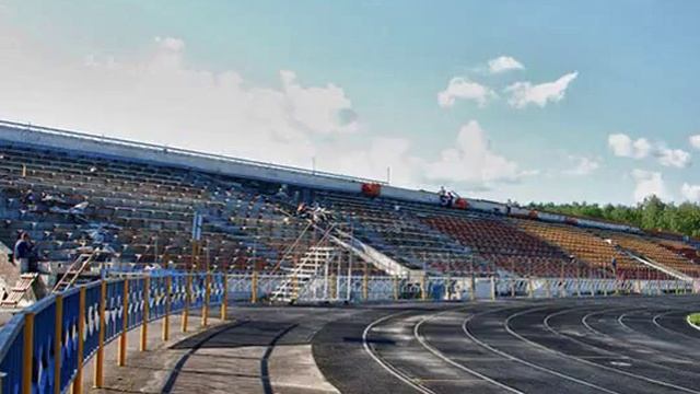 Смотрите на сайте Vkrugah.com трибуны стадиона луч отремонтируют ко дню города работы по реконст