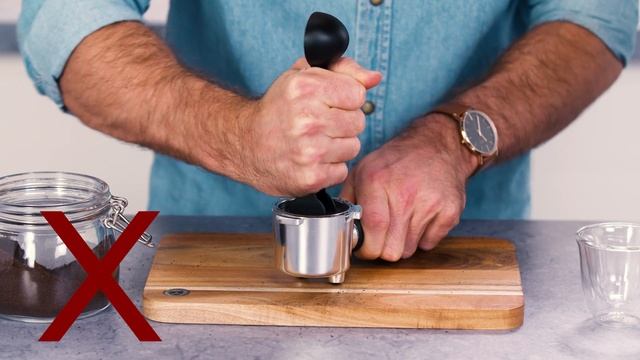 Dedica EC680 & EC685 | How to make an espresso using ground coffee смотреть онлайн