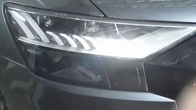 Приветственная анимация фар #AUDI #Q8 HD #MATRIX LED. audi-upgrade.ru смотреть онлайн