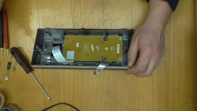 Ремонт микроволновки Самсунг. Не греет и не работают кнопки. смотреть онлайн