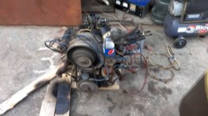 4-х цилиндровый мотор МеМЗ 965 от "горбатого" Запорожца работает на 1-м цилиндре