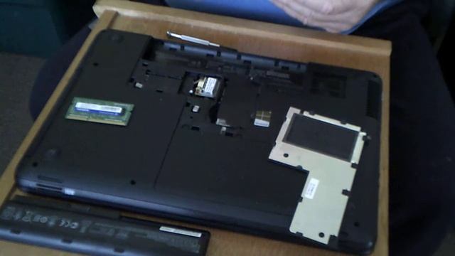 Install 8gb Memory upgrade to HP2000 Notebook смотреть онлайн