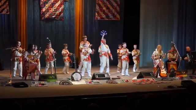 ансамбль ложкарей "Русские бубенцы" (г. Нижний Новгород) смотреть онлайн
