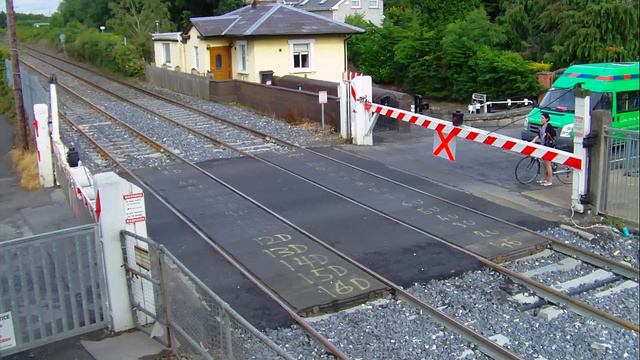 Old Manual Railway Crossing смотреть онлайн