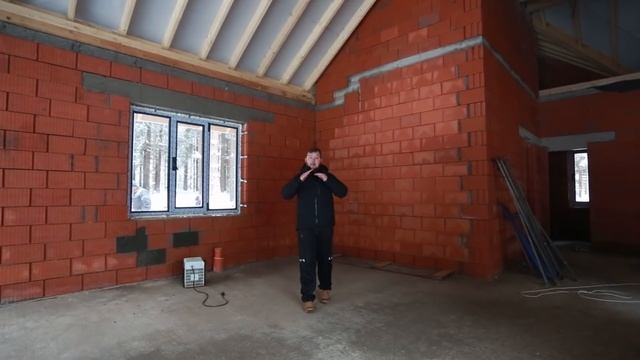 Дом на болоте. Кровля готова, установили окна (плохой звук). смотреть онлайн