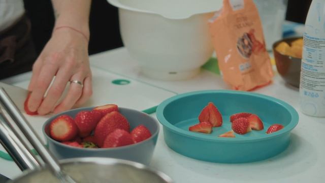 Йогуртовый торт с манго | Рецепт бренд-шефа ВкусВилл смотреть онлайн
