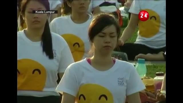 В мире отмечают первый Международный день йоги смотреть онлайн