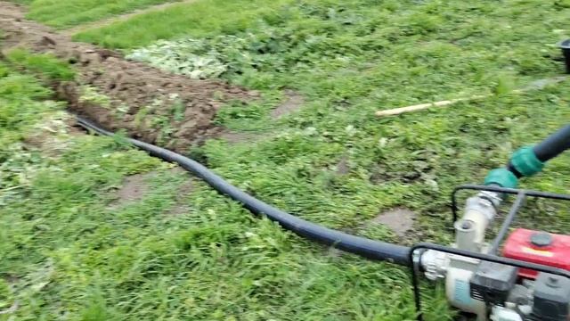 Полив поля из реки. смотреть онлайн