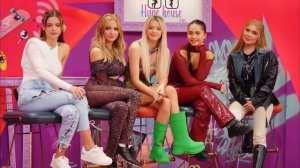 Подписчик подкатил к Юле Гаврилиной на шоу угадай кто твой подписчик/ Валя Карнавал, и другие