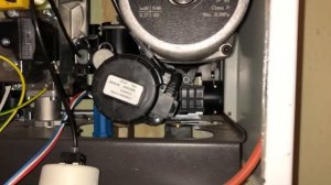 Как снять гидравлическую группу с котла Baxi Eco4s