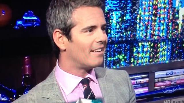 Shannen Doherty comes for Alyssa Milano смотреть онлайн