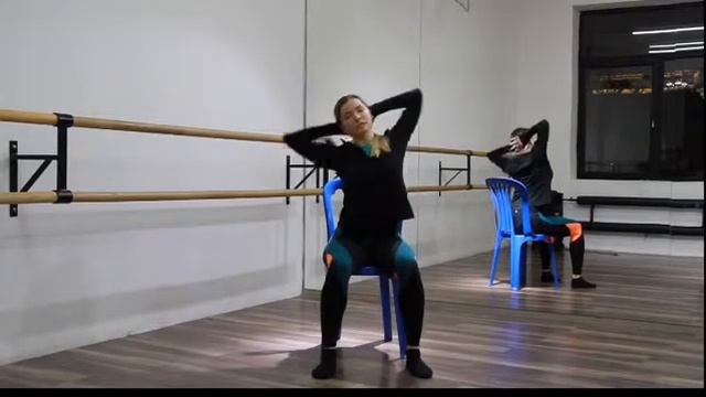 Расслабление спины. Растяжка сидя на стуле смотреть онлайн