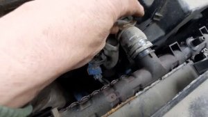 Peugeot  307 Замена радиатора охлаждения.mp4