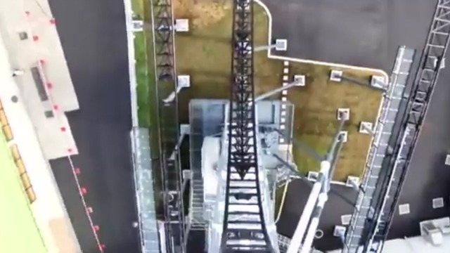 Экстремальный спуск на американских горках смотреть онлайн