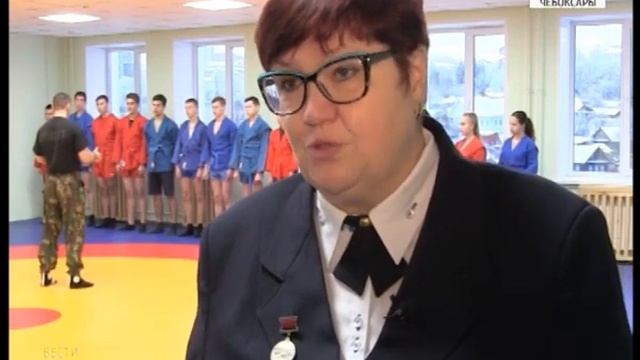 Чебоксарским кадетам дают уроки профмастерства сотрудники спецподразделения полиции «ГРОМ» смотреть онлайн