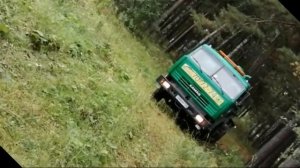 Работа на камазе илососе. Как почистить канализационный колодец. Устранить засор.