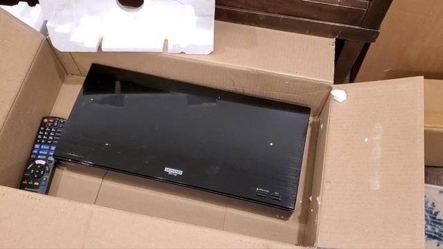 Panasonic UB820 Review - Initial Thoughts - Unboxing - Settings смотреть онлайн