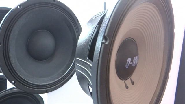 Full Range of Q-One Speaker, Line Array, Base, Top, and Mixer in One Video смотреть онлайн