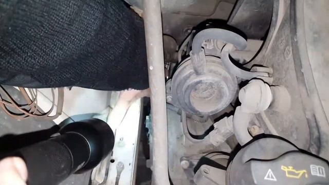 Geräusche vom Motor der Mercedes B Klasse. Riementrieb Keilrippenriemen wechseln. смотреть онлайн