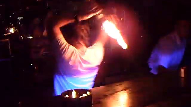 Фаер шоу в баре, в Москве 2008 г. смотреть онлайн