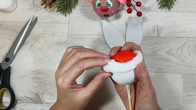 Удивите всех переделкой ёлочных шаров. Рисуем заек, котиков, совушку и оленёнка. Мастер класс смотреть онлайн