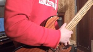 Как научиться играть на Бас гитаре за 5 минут. ?