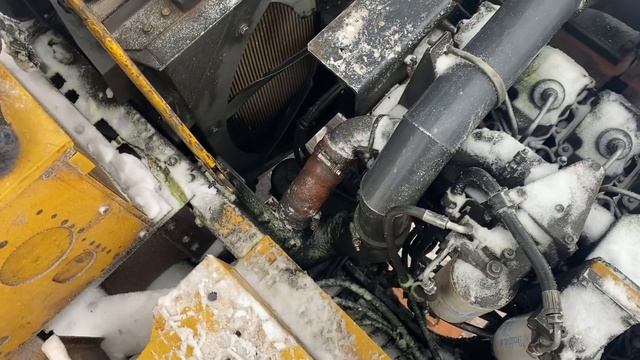 Снимаю двигатель с Коматцу PC400 смотреть онлайн