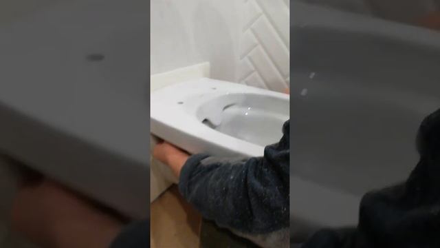 Установка унитаз подвесной. Унитаз инсталляция. Ремонт квартир. Сантехника. смотреть онлайн