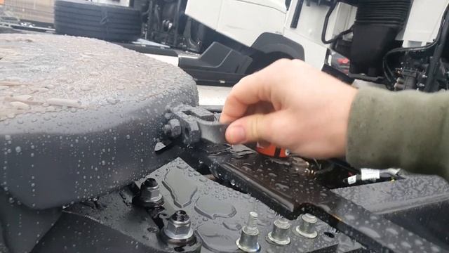 Седельный тягач и разновидности седла.