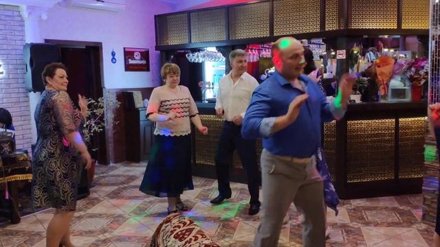 Женщина я не танцую - весело, смешно до слёз смотреть онлайн