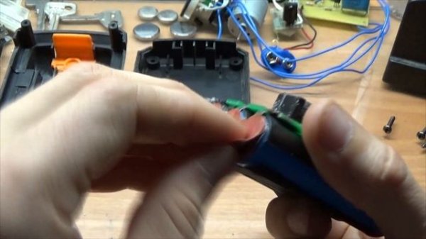 Не заряжается АКБ от шуруповерта Sturm. Ищем причину.