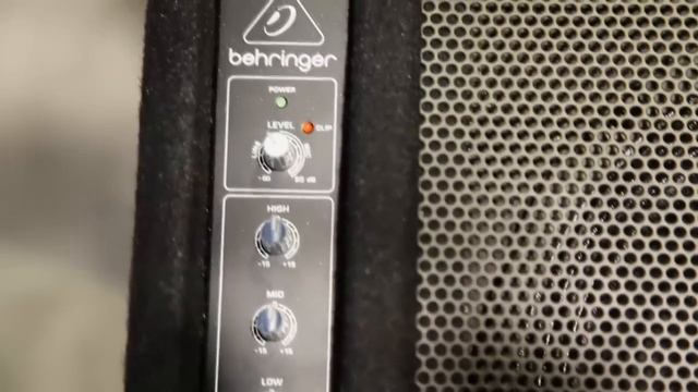NAMM 2011 - BEHRINGER F1320D Wedge Monitor смотреть онлайн
