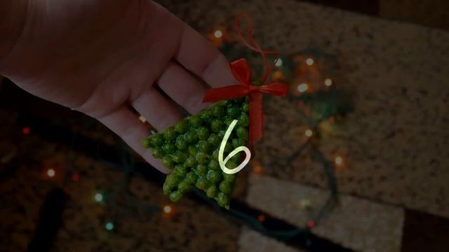 10 DIY Ideas For Christmas Tree Decorations