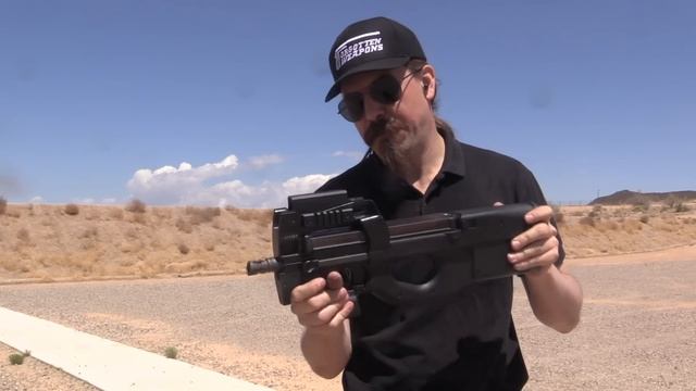 FN P90 at the Range смотреть онлайн
