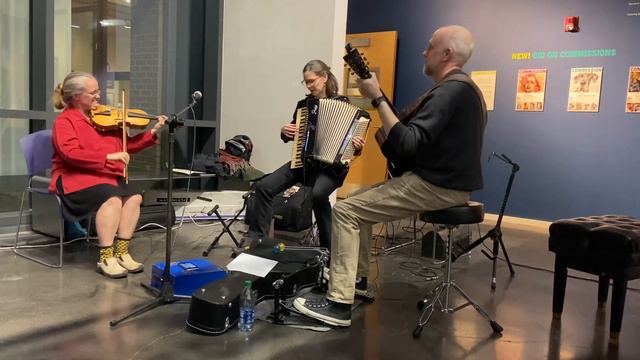 The Golden Ticket/Accordion Crimes/Laughing Marge - Coreopsis - Live @LawrenceArtsCenter смотреть онлайн
