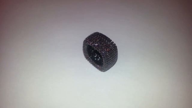 Квадратное кольцо покрытое чёрным родием с коньячными цирконами смотреть онлайн