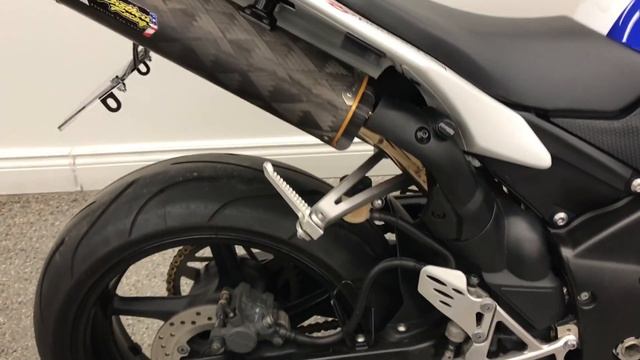 The 2010 Yamaha YZFR1 Fiat Edition Walkaround Video смотреть онлайн