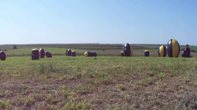 R2 Paintball field airball Backyard Game смотреть онлайн