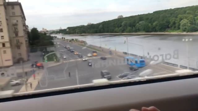 Едем на дачу / Дочь впервые в метро / Сын решил показать Москву смотреть онлайн