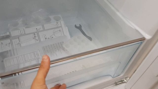 Холодильник LIEBHERR CN 4313-20 001