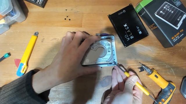 WD Black P10 External HDD Shucking смотреть онлайн
