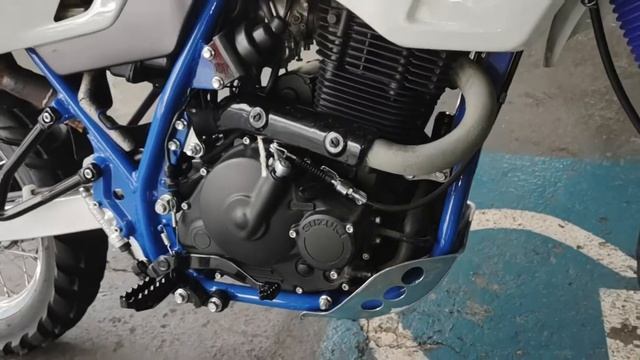 Local do número motor e chassi Suzuki DR 650 смотреть онлайн