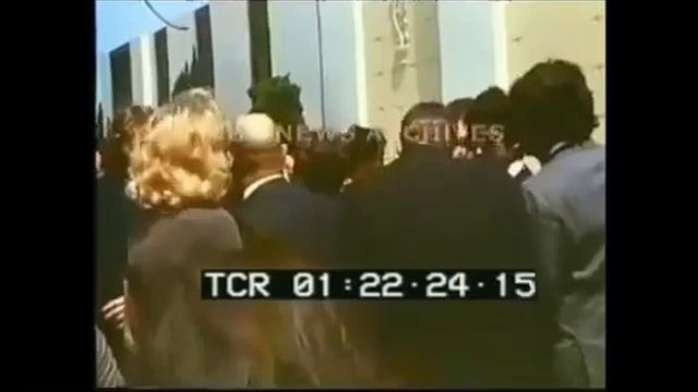 Bruce Lee At The Funeral Of Sharon Tate On August 13, 1969.